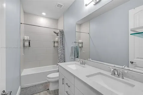 3813 Greenway Drive Hollywood FL 33021