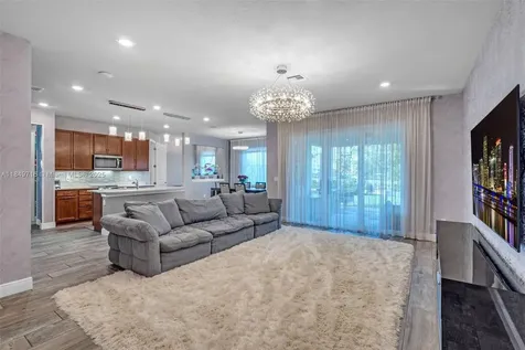 3813 Greenway Drive Hollywood FL 33021