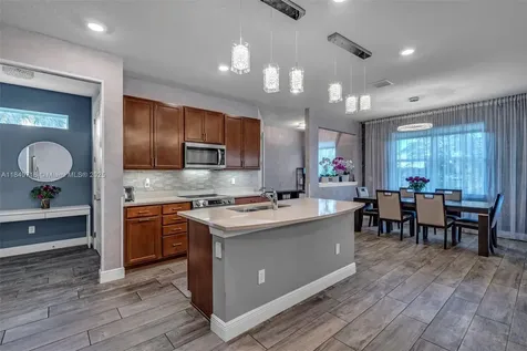 3813 Greenway Drive Hollywood FL 33021