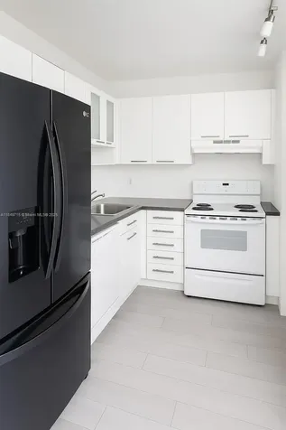 2016 Bay Drive Miami Beach FL 33141