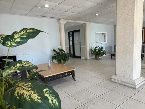 2016 Bay Drive Miami Beach FL 33141