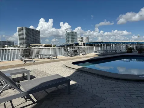 2016 Bay Drive Miami Beach FL 33141