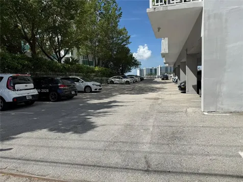 2016 Bay Drive Miami Beach FL 33141
