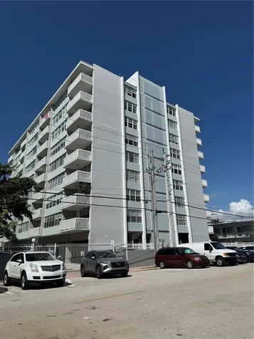 2016 Bay Drive Miami Beach FL 33141