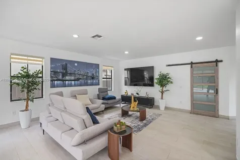 10016 NW 89th Terrace Doral FL 33178