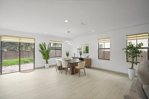 10016 NW 89th Terrace Doral FL 33178