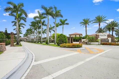 10016 NW 89th Terrace Doral FL 33178