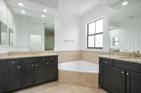 10016 NW 89th Terrace Doral FL 33178