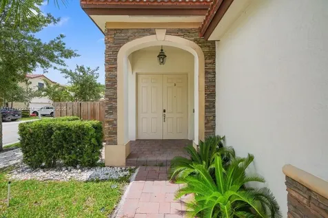 10016 NW 89th Terrace Doral FL 33178