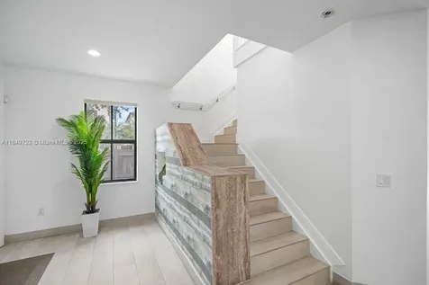 10016 NW 89th Terrace Doral FL 33178