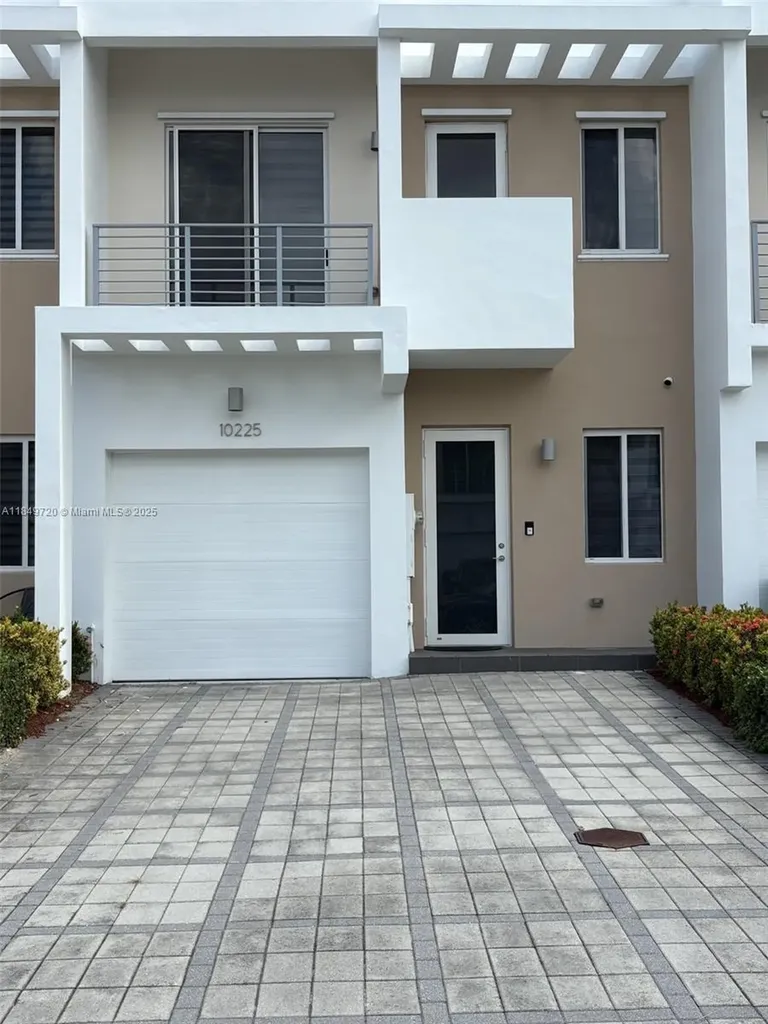10225 NW 72nd Terrace Doral FL 33178
