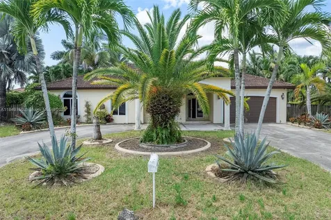 12920 SW 220th Terrace Miami FL 33170