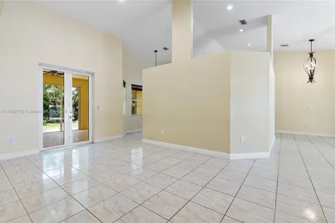12920 SW 220th Terrace Miami FL 33170