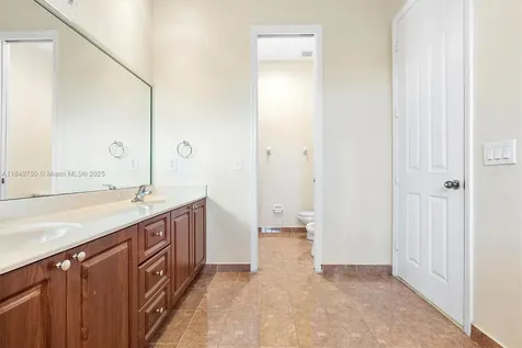 12920 SW 220th Terrace Miami FL 33170
