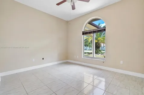 12920 SW 220th Terrace Miami FL 33170