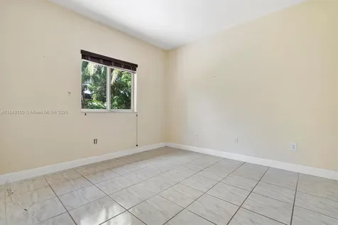 12920 SW 220th Terrace Miami FL 33170