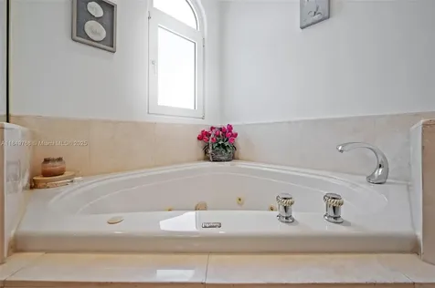1784 Bay Drive Pompano Beach FL 33062