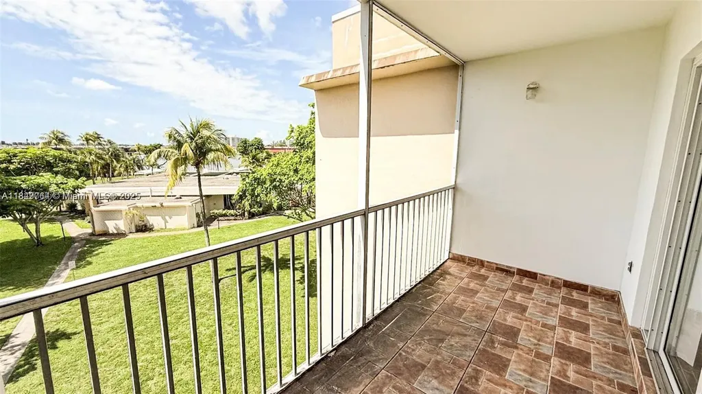 1450 NE 191st Street Miami FL 33179
