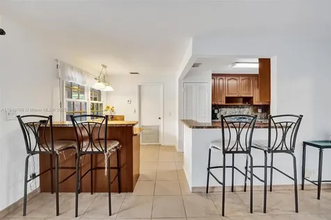 10476 SW 52nd Street Cooper City FL 33328