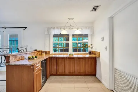 10476 SW 52nd Street Cooper City FL 33328