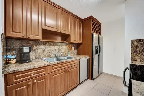 10476 SW 52nd Street Cooper City FL 33328