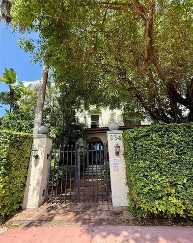934 Michigan Avenue Miami Beach FL 33139