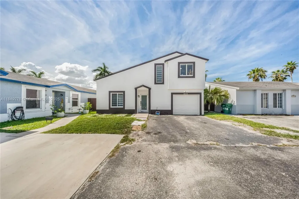 18858 NW 63rd Court Circle Hialeah FL 33015