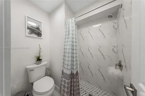 18858 NW 63rd Court Circle Hialeah FL 33015