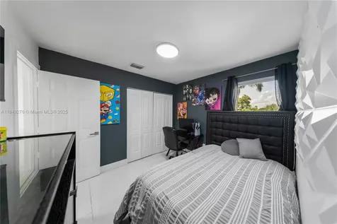 18858 NW 63rd Court Circle Hialeah FL 33015