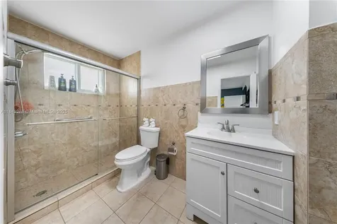 18858 NW 63rd Court Circle Hialeah FL 33015