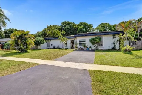 7811 NW 75th Avenue Tamarac FL 33321