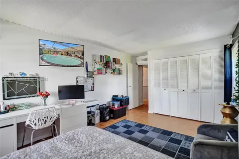 7811 NW 75th Avenue Tamarac FL 33321