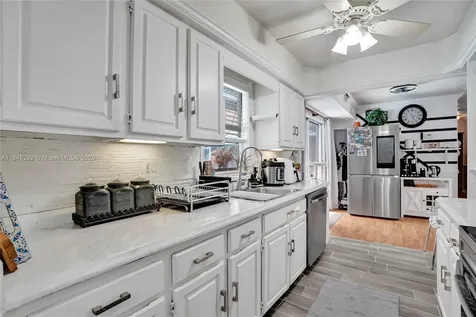 7811 NW 75th Avenue Tamarac FL 33321