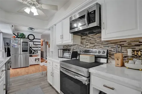 7811 NW 75th Avenue Tamarac FL 33321