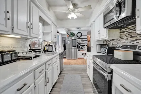 7811 NW 75th Avenue Tamarac FL 33321