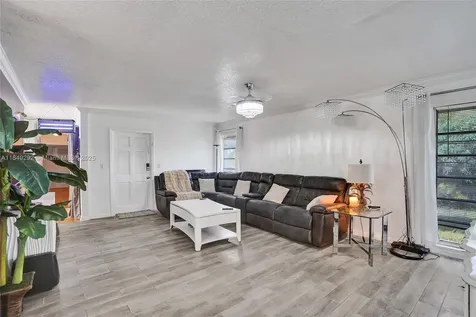 7811 NW 75th Avenue Tamarac FL 33321