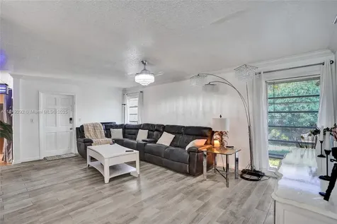 7811 NW 75th Avenue Tamarac FL 33321