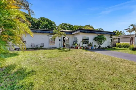 7811 NW 75th Avenue Tamarac FL 33321