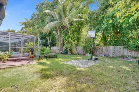 7811 NW 75th Avenue Tamarac FL 33321