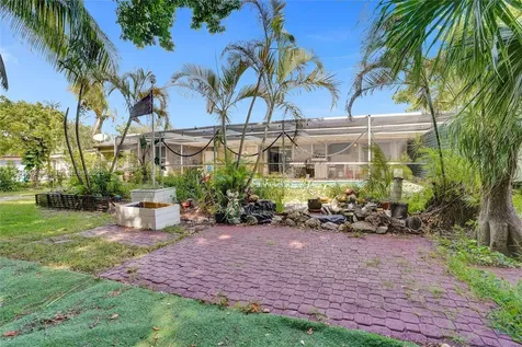 7811 NW 75th Avenue Tamarac FL 33321