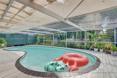 7811 NW 75th Avenue Tamarac FL 33321