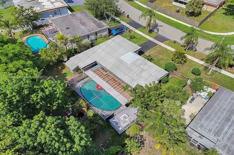 7811 NW 75th Avenue Tamarac FL 33321