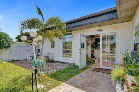 7811 NW 75th Avenue Tamarac FL 33321