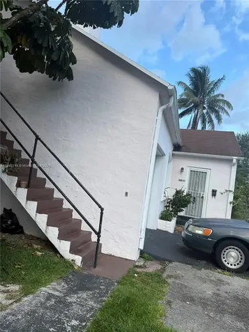 1499 NW 32nd Street Miami FL 33142