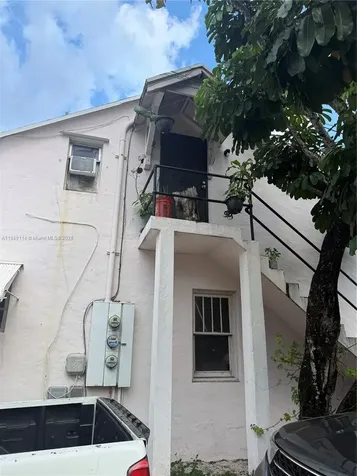 1499 NW 32nd Street Miami FL 33142