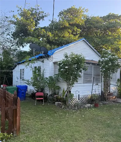 3748 Washington Avenue Miami FL 33133