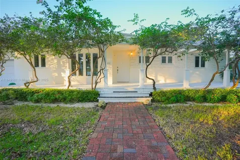 355 Redwood Lane Key Biscayne FL 33149