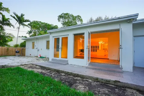 355 Redwood Lane Key Biscayne FL 33149
