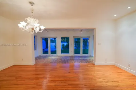 355 Redwood Lane Key Biscayne FL 33149