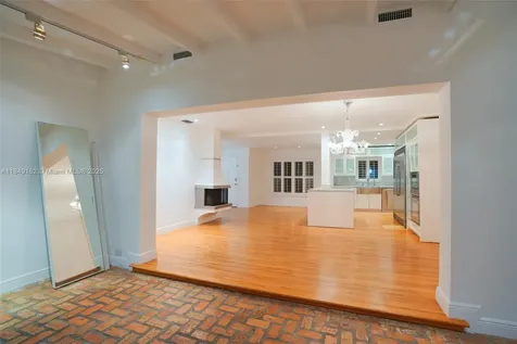 355 Redwood Lane Key Biscayne FL 33149